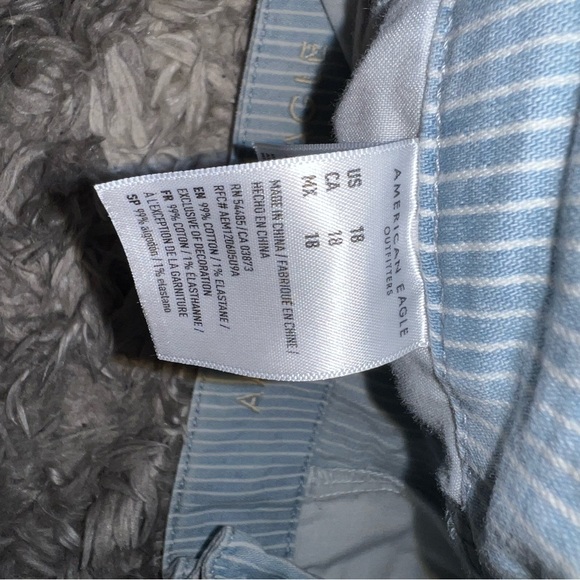 Pin stripped tie-front detail mom shorts - Picture 4 of 4